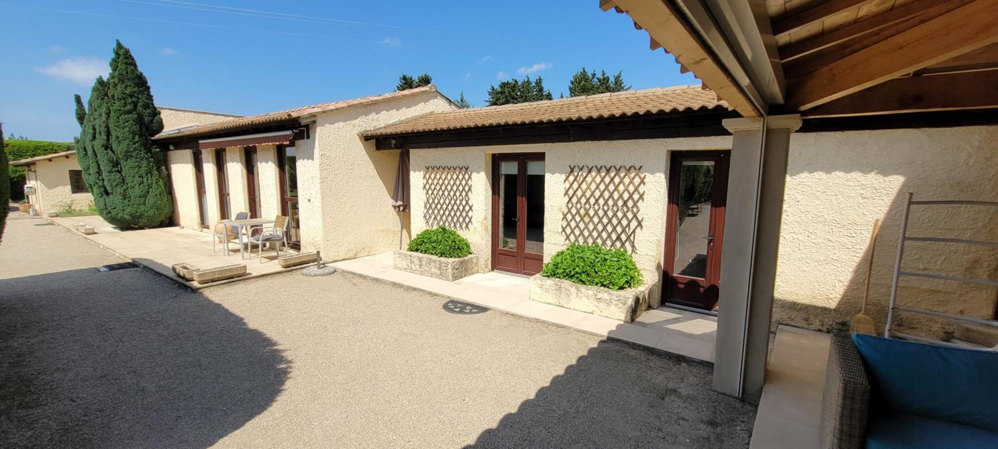 Villa Liberty Entraigues-sur-la-Sorgue Номер фото